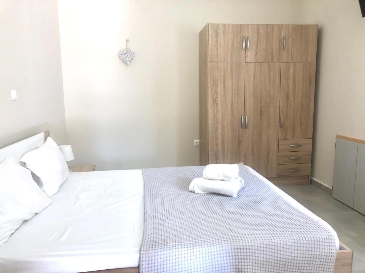 Konstantinos Apartments Parikiá Kültér fotó